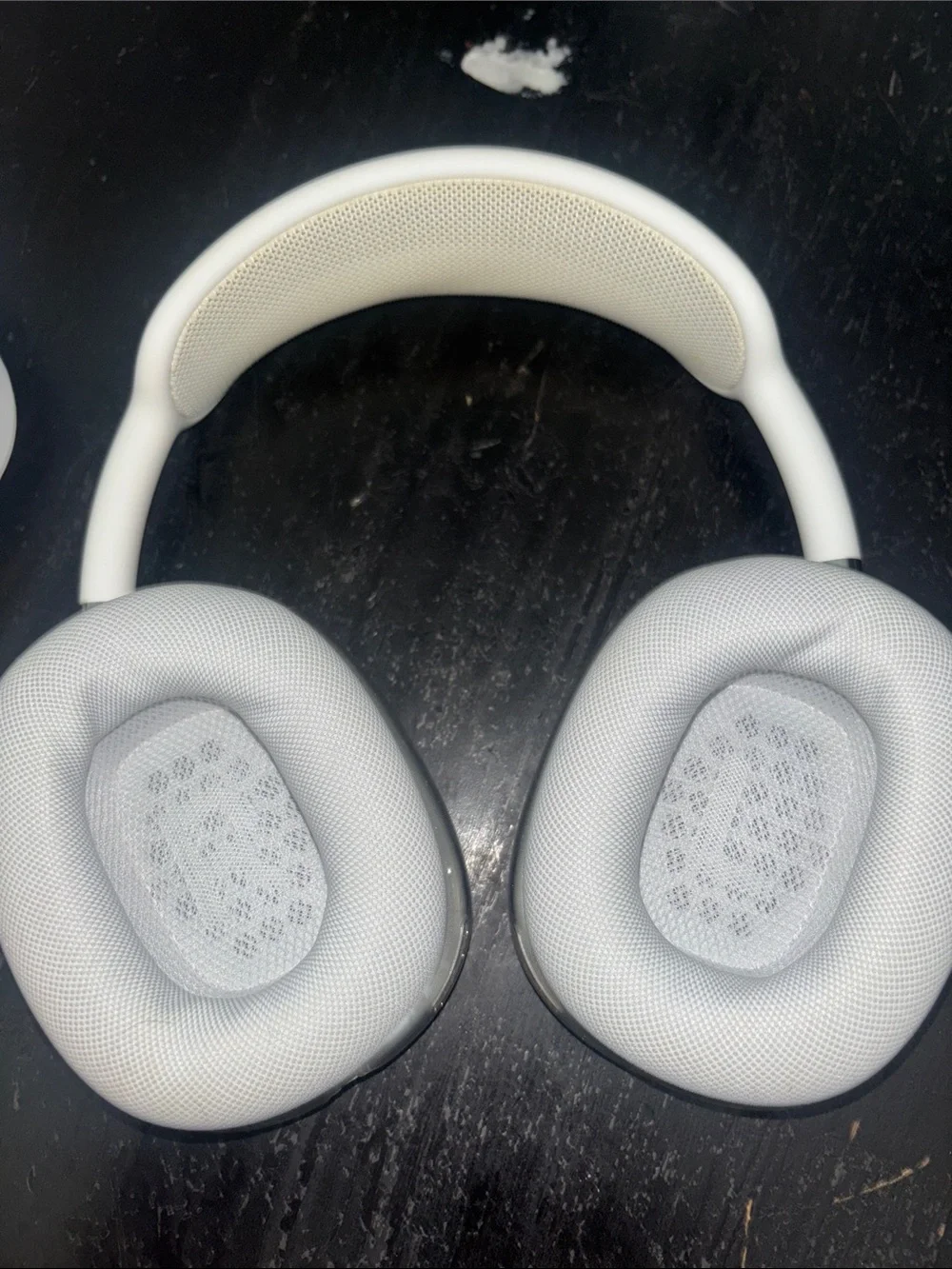 AirPods Max sliver